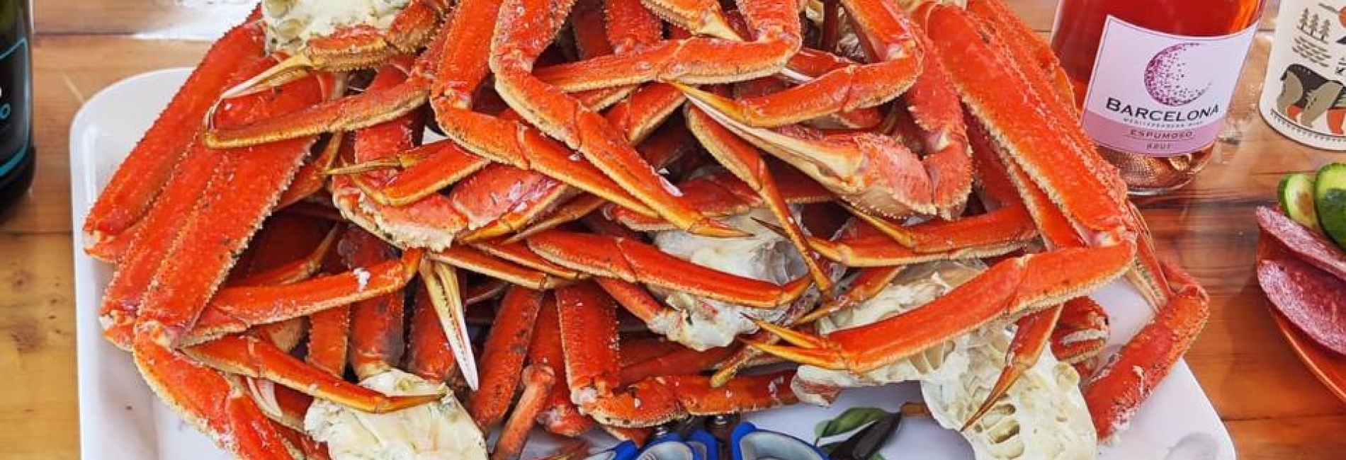 С НОЧЁВКОЙ. Морская прогулка: бухта Русская. Двухдневный круиз с ночевкой в глэмпинге - морские прогулки и экскурсии на Камчатке с Азимут Тур